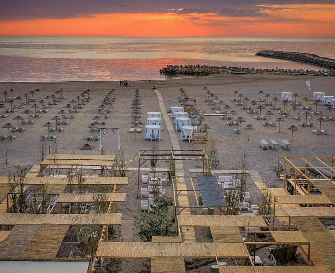 Prime Location, Sea View Flat Near The Beach Констанца Екстериор снимка